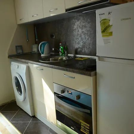 Cute Studio Apartment *