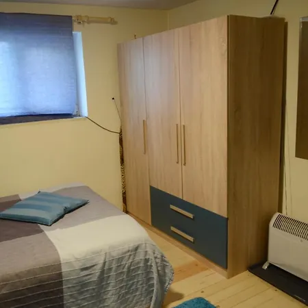 Cute Studio Apartment *